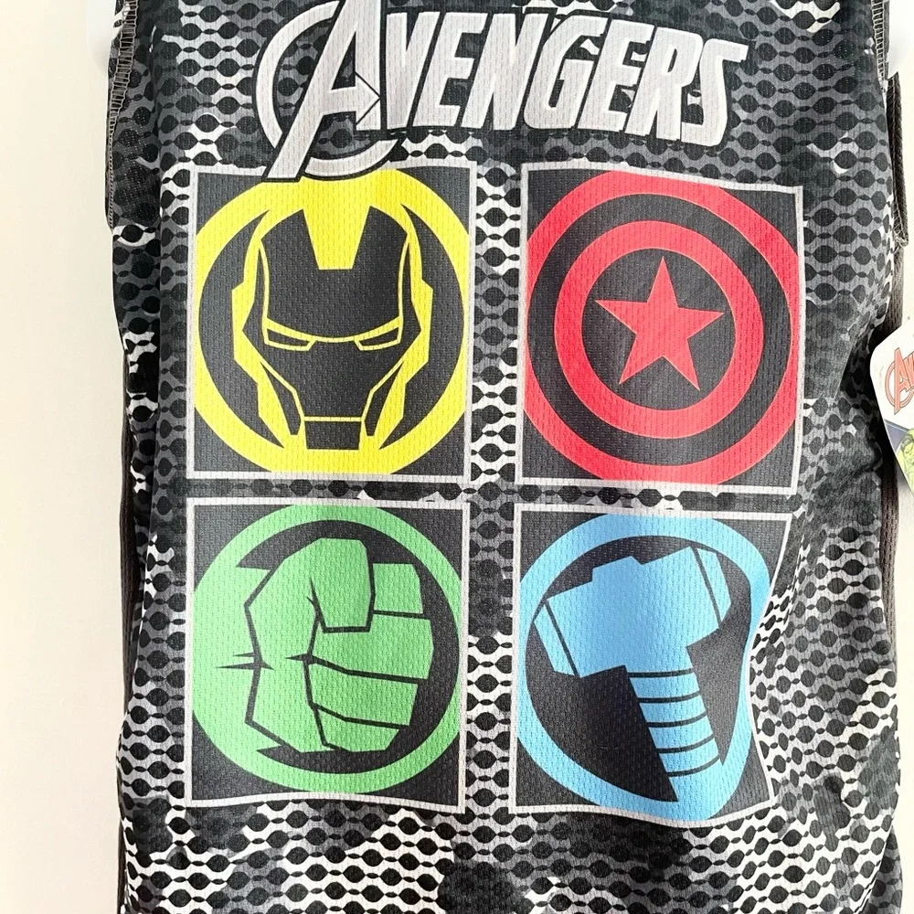 🆕Boy’s Marvel Avengers Shirt/Shorts Set Size 6